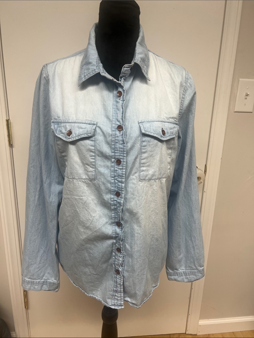 Source Unknown Light Blue Denim Button-Down Shirt